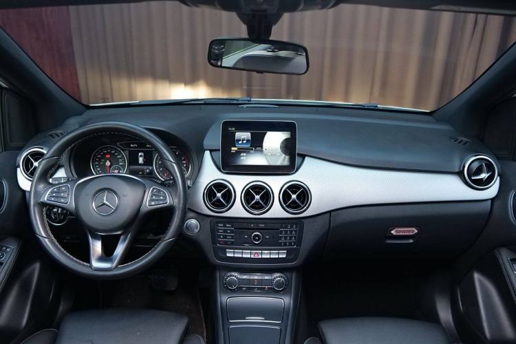 Used Mercedes-Benz B-Class 2017 B 200 Sport Edition Interior 1