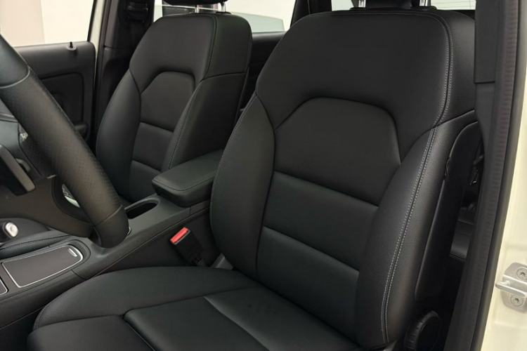 Used Mercedes-Benz B-Class 2017 B 200 Sport Edition Interior 2
