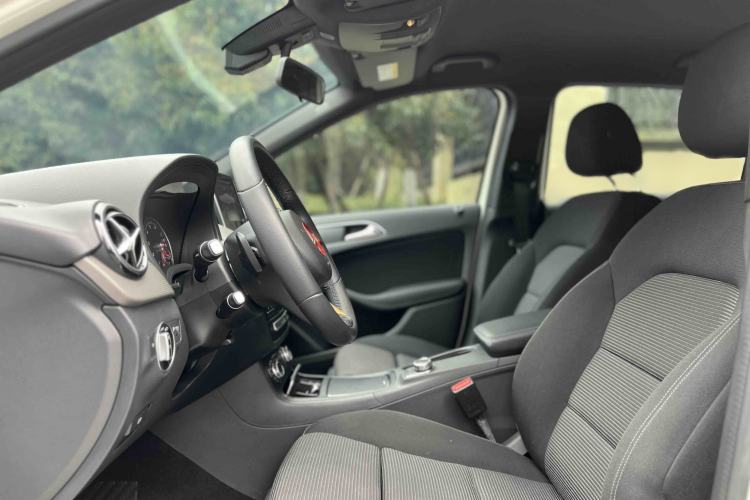 Used Mercedes-Benz B-Class 2017 B 180 Interior 2