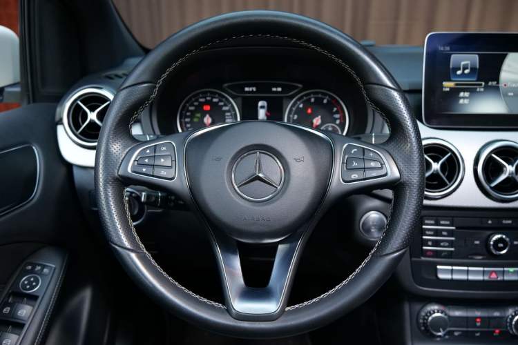 Used Mercedes-Benz B-Class 2017 B 200 Sport Edition Interior 2