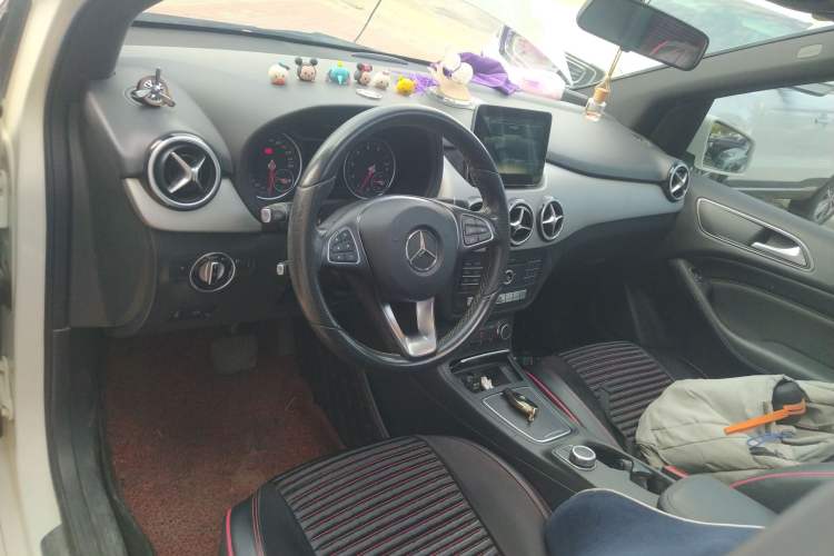 Used Mercedes-Benz B-Class 2017 B 200 Sport Edition Interior 2