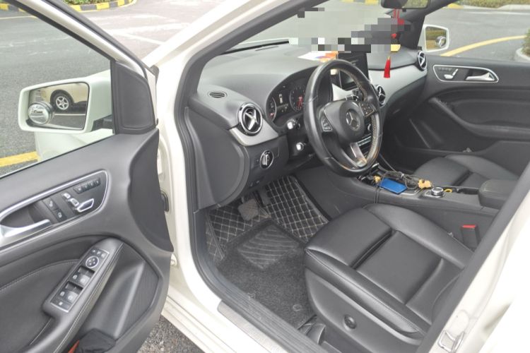 Used Mercedes-Benz B-Class 2017 B 200 Fashion Model Interior 3