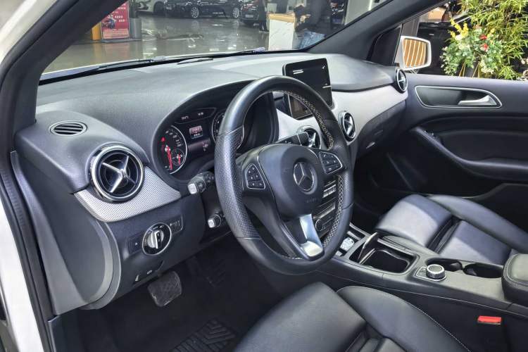 Used Mercedes-Benz B-Class 2017 B 200 Sport Edition Interior 3
