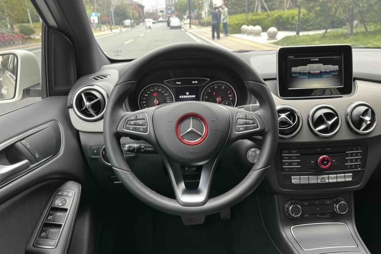 Used Mercedes-Benz B-Class 2017 B 180 Interior 3