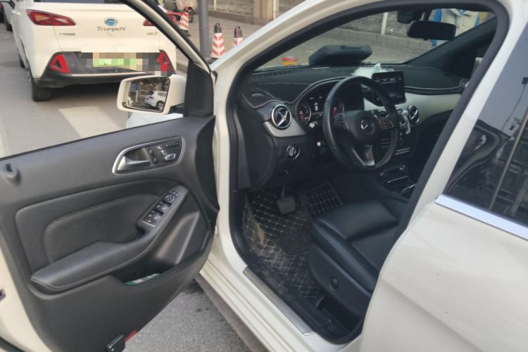 Used Mercedes-Benz B-Class 2017 B 200 Fashion Model Interior 3