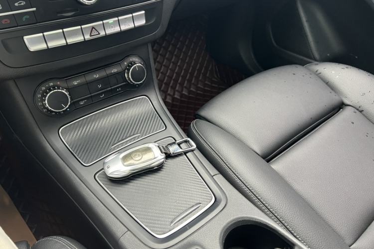 Used Mercedes-Benz B-Class 2017 B 200 Sport Edition Interior 3