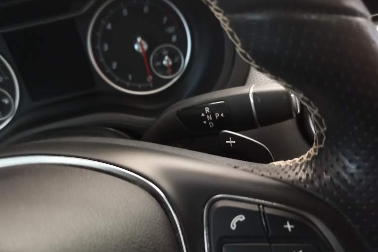 Used Mercedes-Benz B-Class 2017 B 200 Fashion Model Interior 3