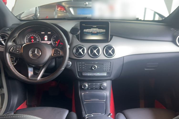 Used Mercedes-Benz B-Class 2017 B 200 Sport Edition Interior 3