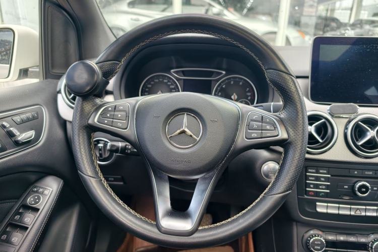 Used Mercedes-Benz B-Class 2017 B 200 Fashion Model Interior 3