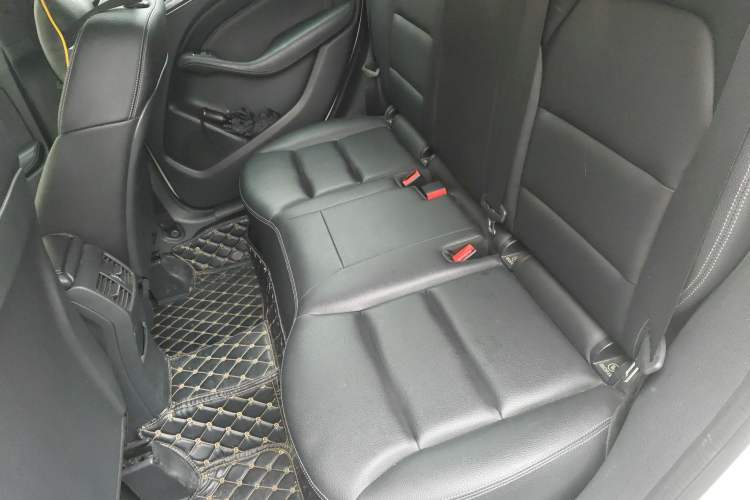 Used Mercedes-Benz B-Class 2017 B 200 Fashion Model Interior 4