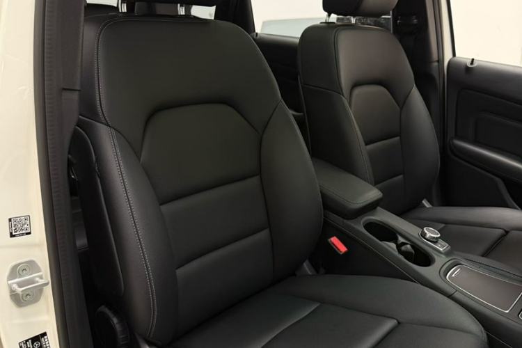 Used Mercedes-Benz B-Class 2017 B 200 Sport Edition Interior 4
