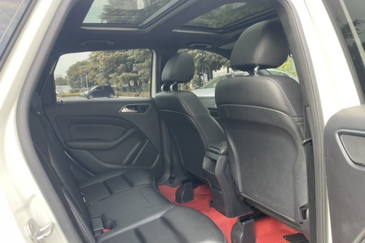 Used Mercedes-Benz B-Class 2017 B 200 Sport Edition Interior 4