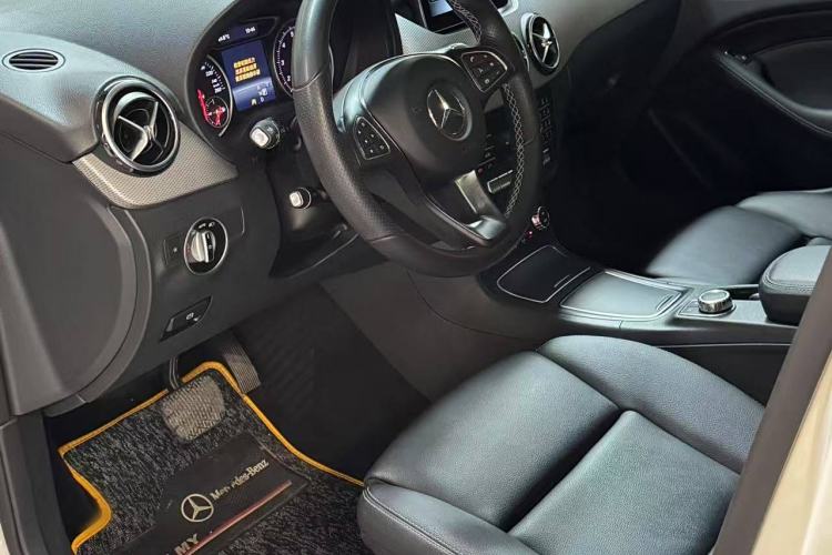 Used Mercedes-Benz B-Class 2017 B 200 Fashion Model Interior 4