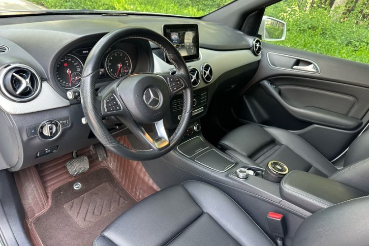 Used Mercedes-Benz B-Class 2017 B 200 Sport Edition Interior 4