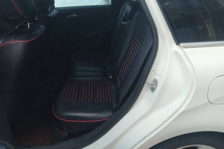 Used Mercedes-Benz B-Class 2017 B 200 Sport Edition Interior 4
