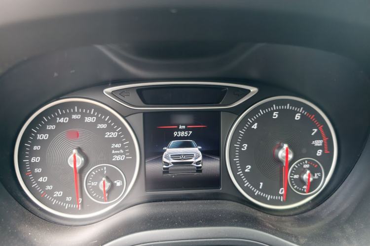 Used Mercedes-Benz B-Class 2017 B 200 Fashion Model Interior 4
