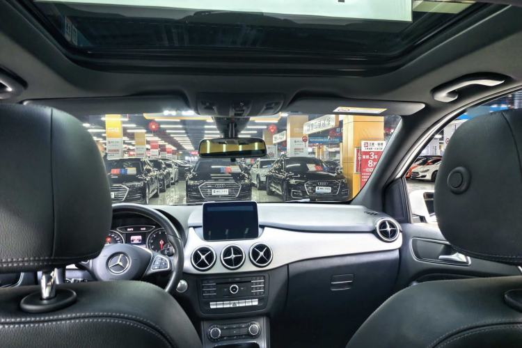 Used Mercedes-Benz B-Class 2017 B 200 Sport Edition Interior 5