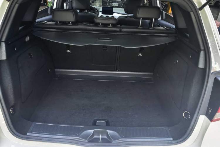 Used Mercedes-Benz B-Class 2017 B 200 Sport Edition Interior 6