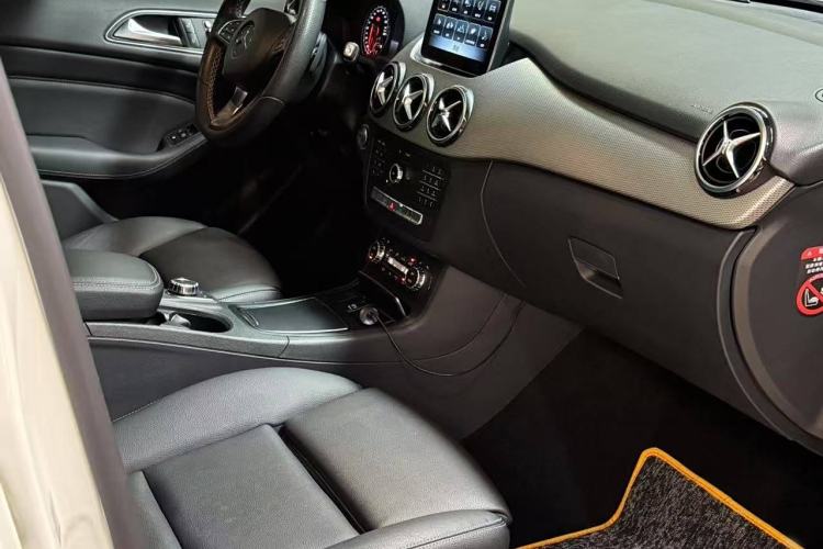 Used Mercedes-Benz B-Class 2017 B 200 Fashion Model Interior 6