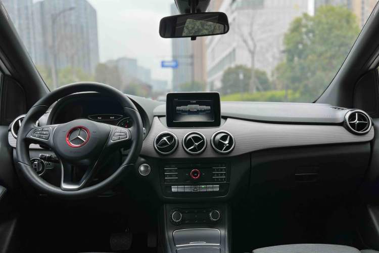 Used Mercedes-Benz B-Class 2017 B 180 Interior 7