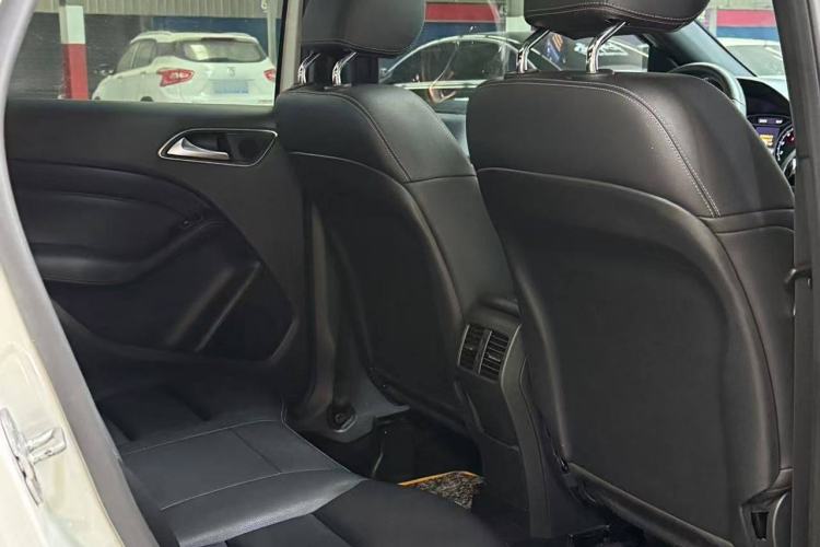 Used Mercedes-Benz B-Class 2017 B 200 Fashion Model Interior 7