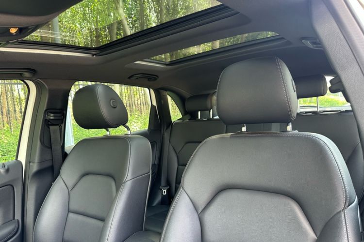 Used Mercedes-Benz B-Class 2017 B 200 Sport Edition Interior 8