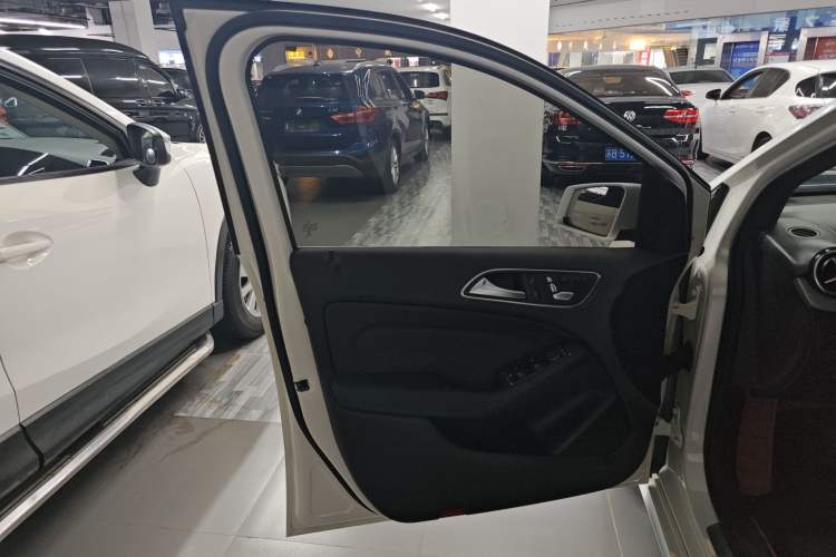 Used Mercedes-Benz B-Class 2017 B 200 Fashion Model Left Front Door Interior