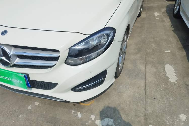 Used Mercedes-Benz B-Class 2017 B 200 Sport Edition Left Front Headlight