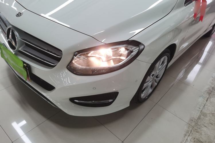 Used Mercedes-Benz B-Class 2017 B 200 Sport Edition Left Front Headlight
