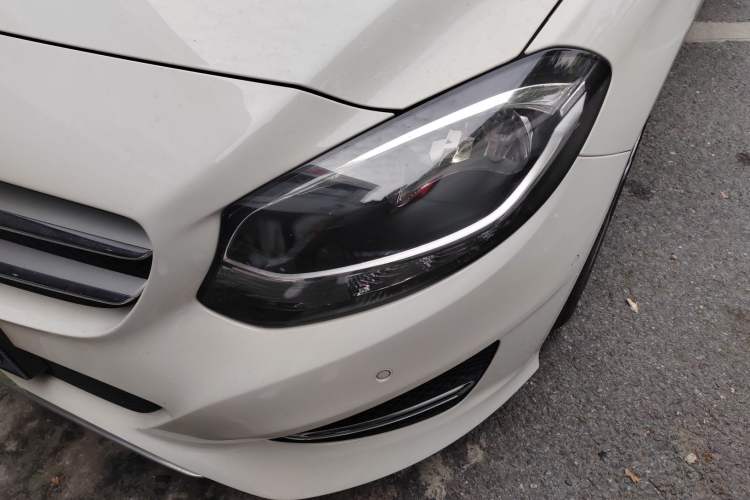 Used Mercedes-Benz B-Class 2017 B 200 Sport Edition Left Front Headlight