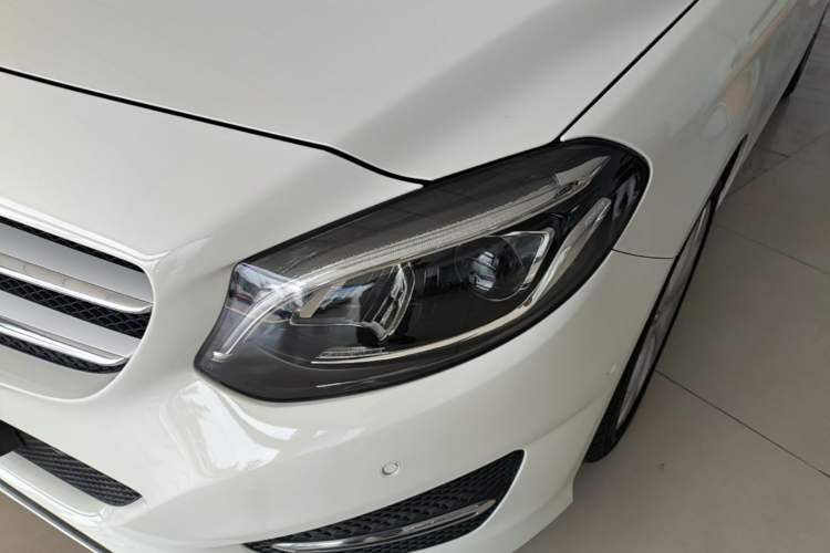 Used Mercedes-Benz B-Class 2017 B 200 Sport Edition Left Front Headlight