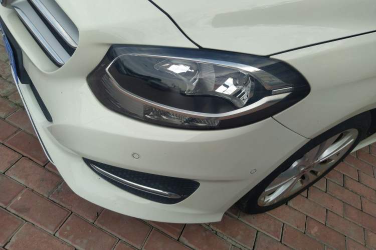 Used Mercedes-Benz B-Class 2017 B 200 Sport Edition Left Front Headlight