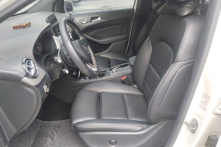 Used Mercedes-Benz B-Class 2017 B 200 Fashion Model Left Front Seat