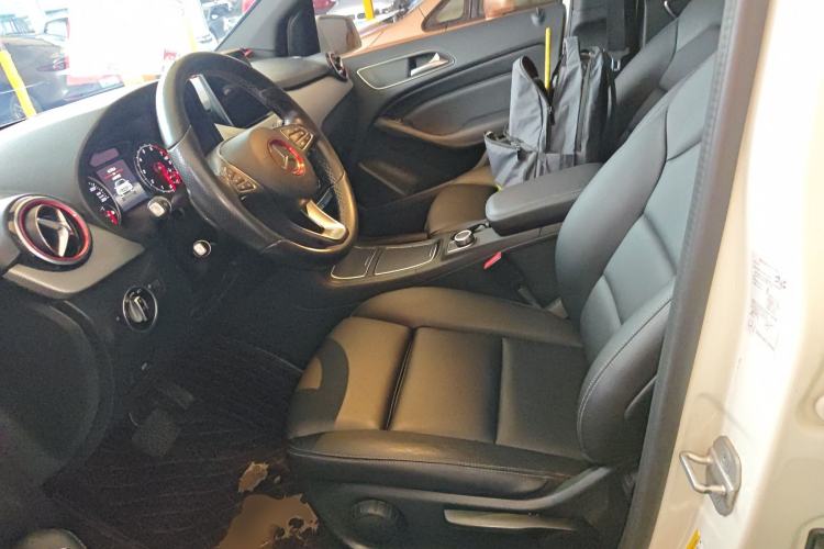Used Mercedes-Benz B-Class 2017 B 200 Sport Edition Left Front Seat