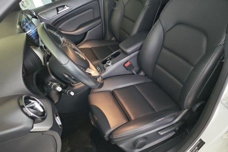 Used Mercedes-Benz B-Class 2017 B 200 Sport Edition Left Front Seat
