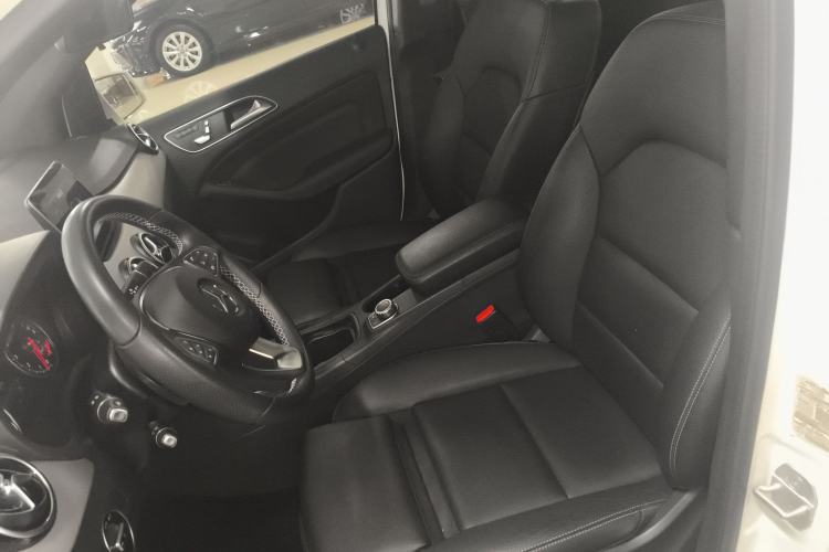 Used Mercedes-Benz B-Class 2017 B 200 Fashion Model Left Front Seat