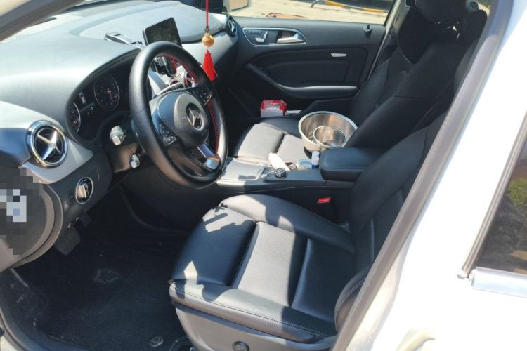 Used Mercedes-Benz B-Class 2017 B 200 Fashion Model Left Front Seat