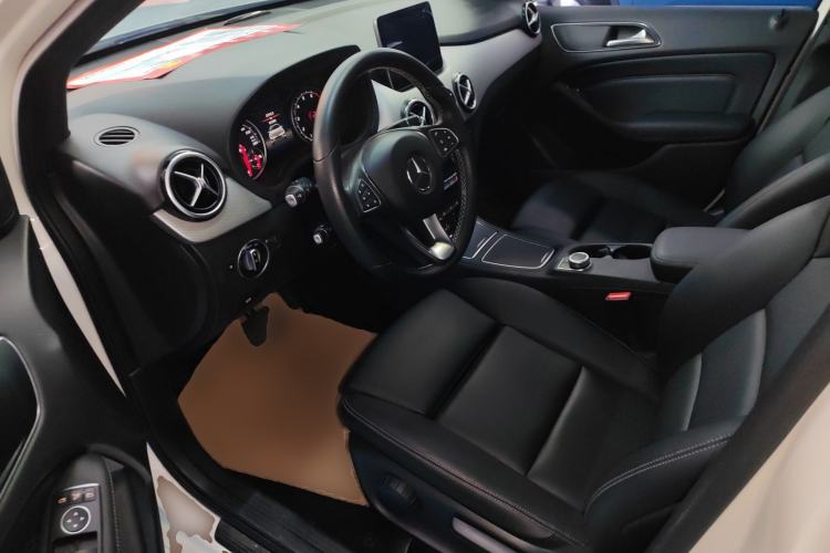 Used Mercedes-Benz B-Class 2017 B 200 Sport Edition Left Front Seat