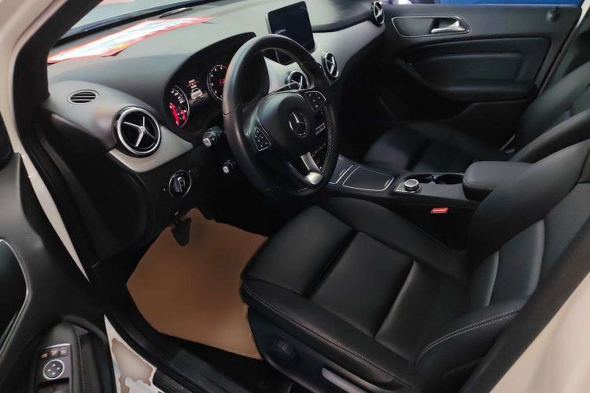 Used Mercedes-Benz B-Class 2017 B 200 Sport Edition Left Front Seat