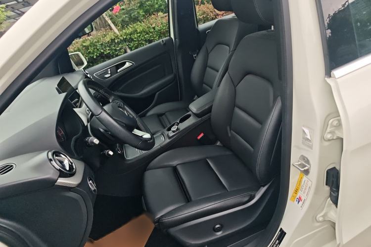 Used Mercedes-Benz B-Class 2017 B 200 Fashion Model Left Front Seat