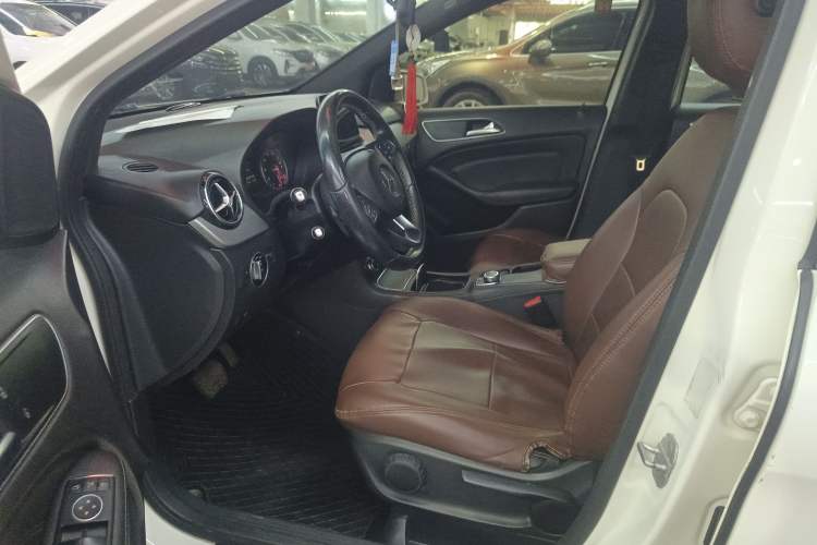 Used Mercedes-Benz B-Class 2017 B 200 Sport Edition Left Front Seat