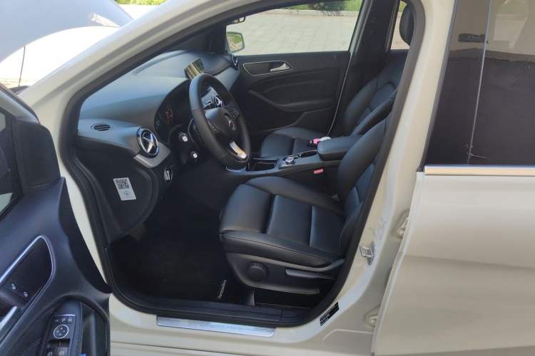 Used Mercedes-Benz B-Class 2017 B 200 Sport Edition Left Front Seat
