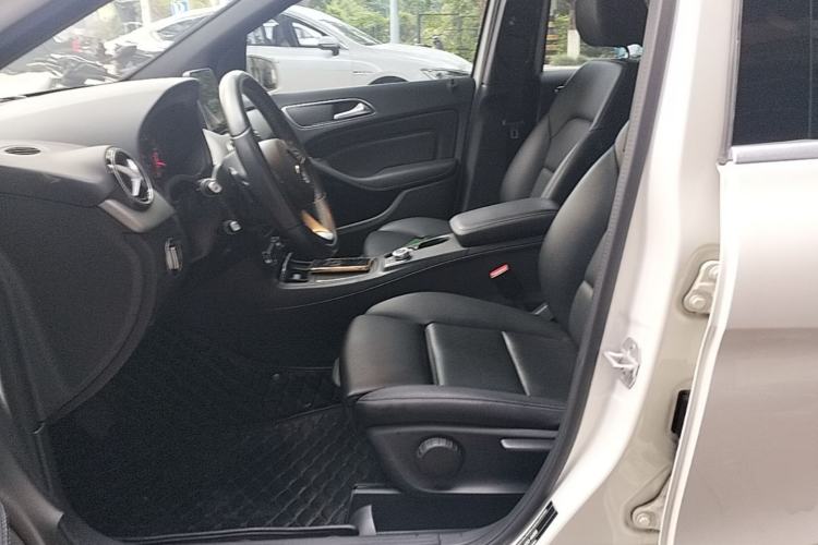 Used Mercedes-Benz B-Class 2017 B 200 Sport Edition Left Front Seat