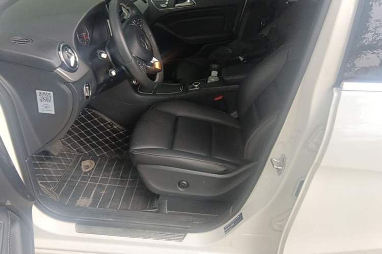 Used Mercedes-Benz B-Class 2017 B 200 Fashion Model Left Front Seat