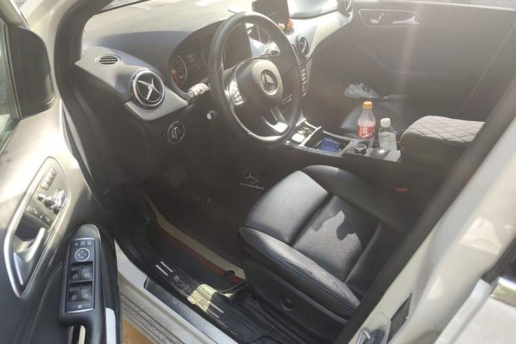 Used Mercedes-Benz B-Class 2017 B 200 Fashion Model Left Front Seat