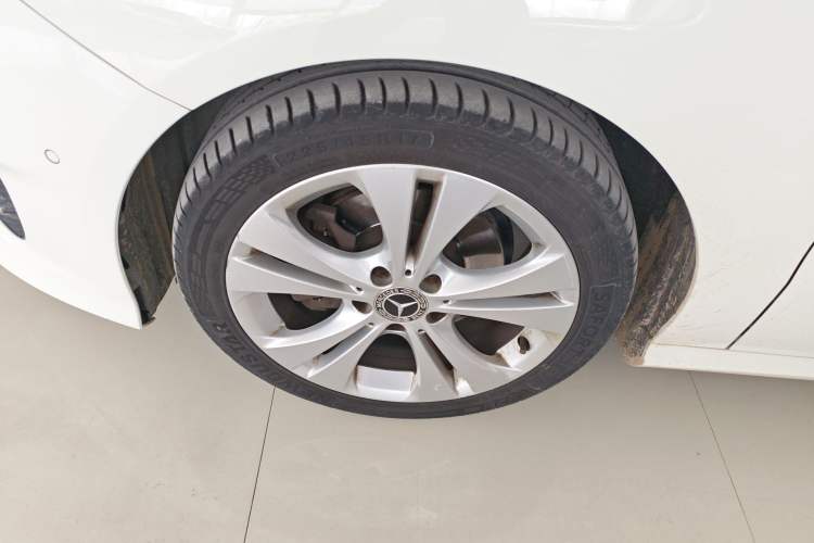 Used Mercedes-Benz B-Class 2017 B 200 Sport Edition Left Front Wheel Hub