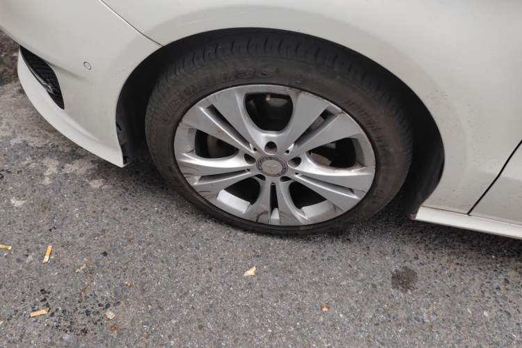 Used Mercedes-Benz B-Class 2017 B 200 Sport Edition Left Front Wheel Hub