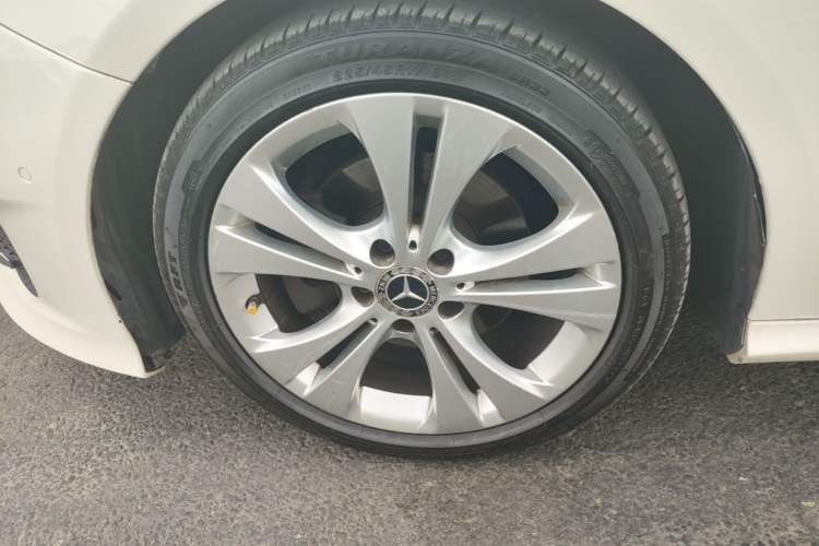 Used Mercedes-Benz B-Class 2017 B 200 Sport Edition Left Front Wheel Hub