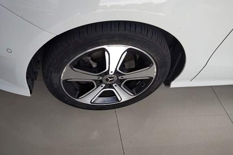 Used Mercedes-Benz B-Class 2017 B 200 Fashion Model Left Front Wheel Hub