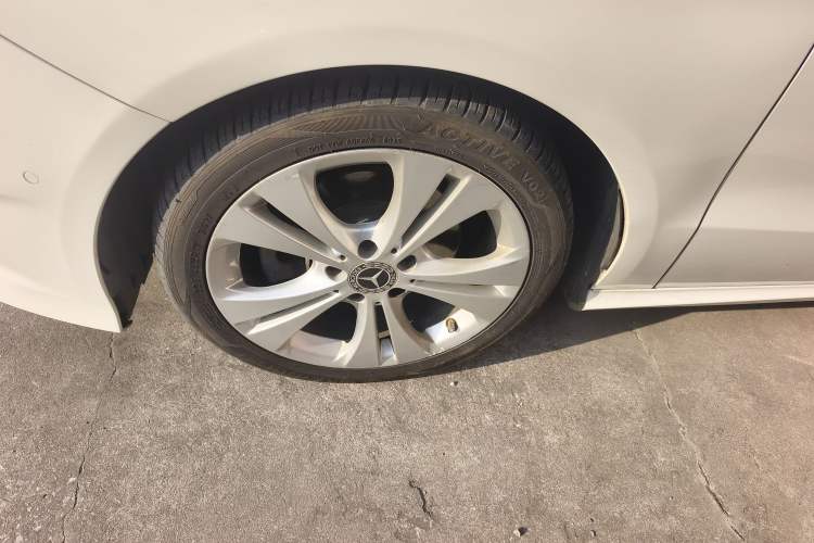 Used Mercedes-Benz B-Class 2017 B 200 Sport Edition Left Front Wheel Hub